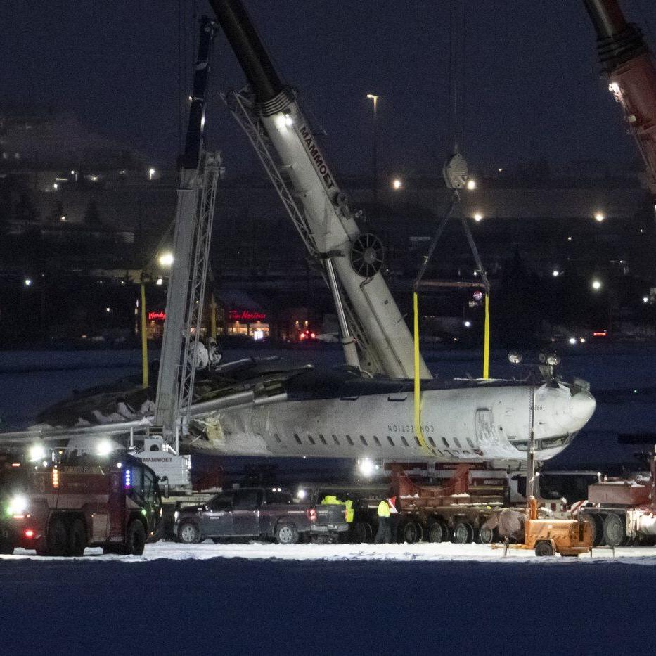 No evidence pilots of plane that crashed at Toronto airport lacked qualifications, failed training